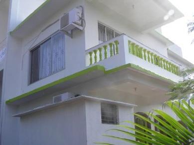 The Crib Hotel Morjim Exterior photo